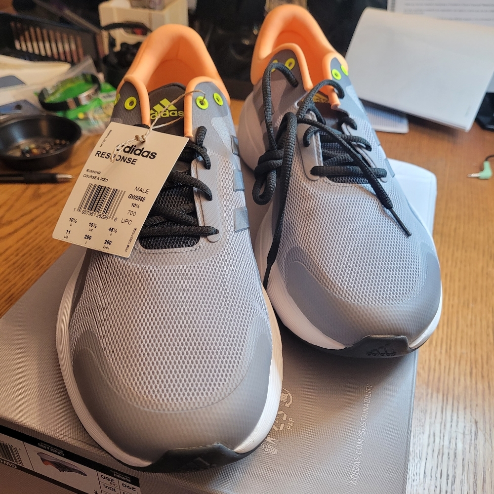 Man's Adidas Sneakers 👟 - Picture 7 of 10